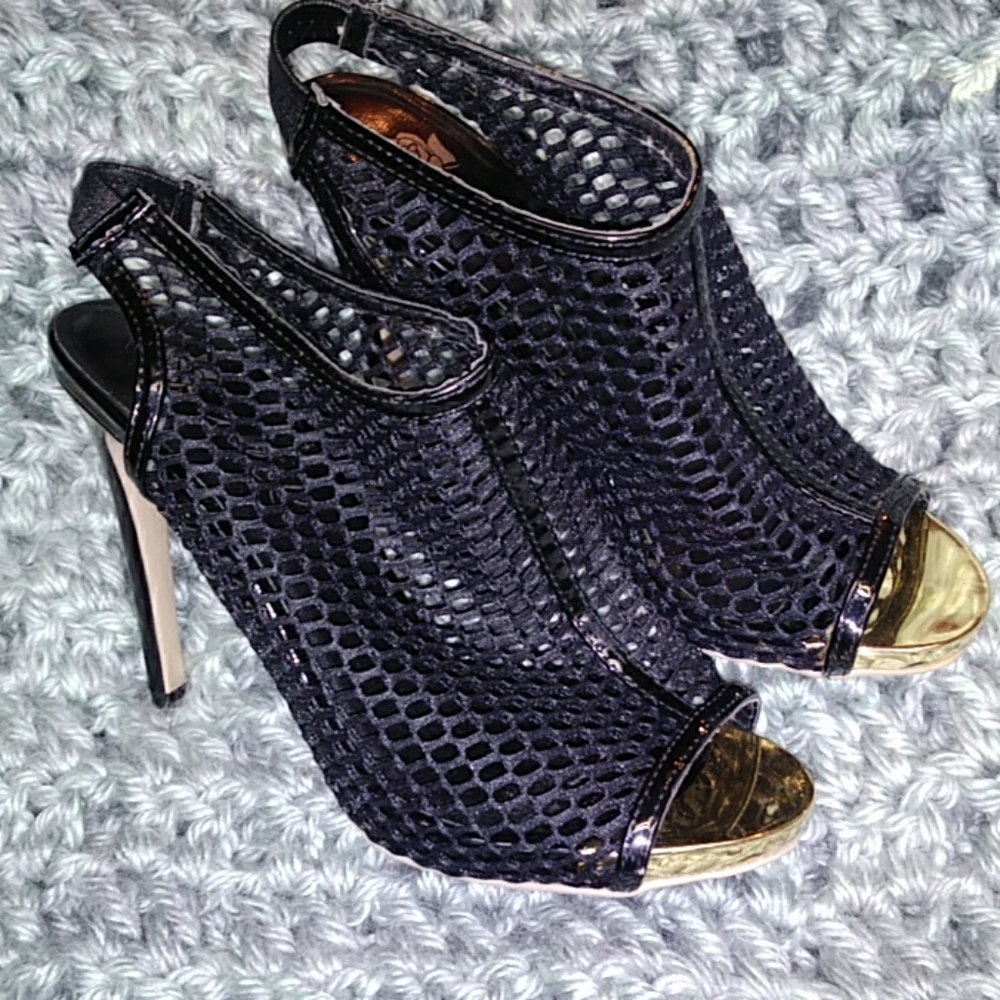 Sandals with heels